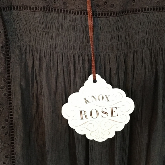 Ladies Ruffle and Lace Top - Picture 5 of 5